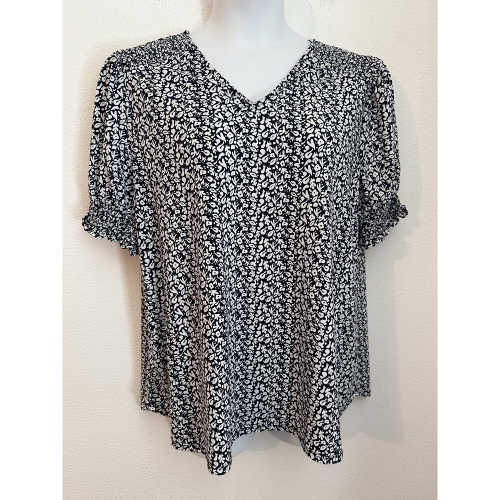 Adrianna Papell Popover Ditsy Blue White Floral Top 1X V-Neck Liquid Knit EUC